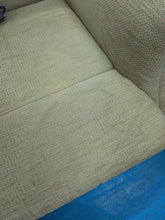 Load image into Gallery viewer, Riser Recliner