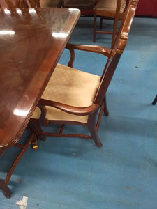 Dining table & 6 chairs