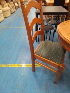 Dining Table & 4 Chairs