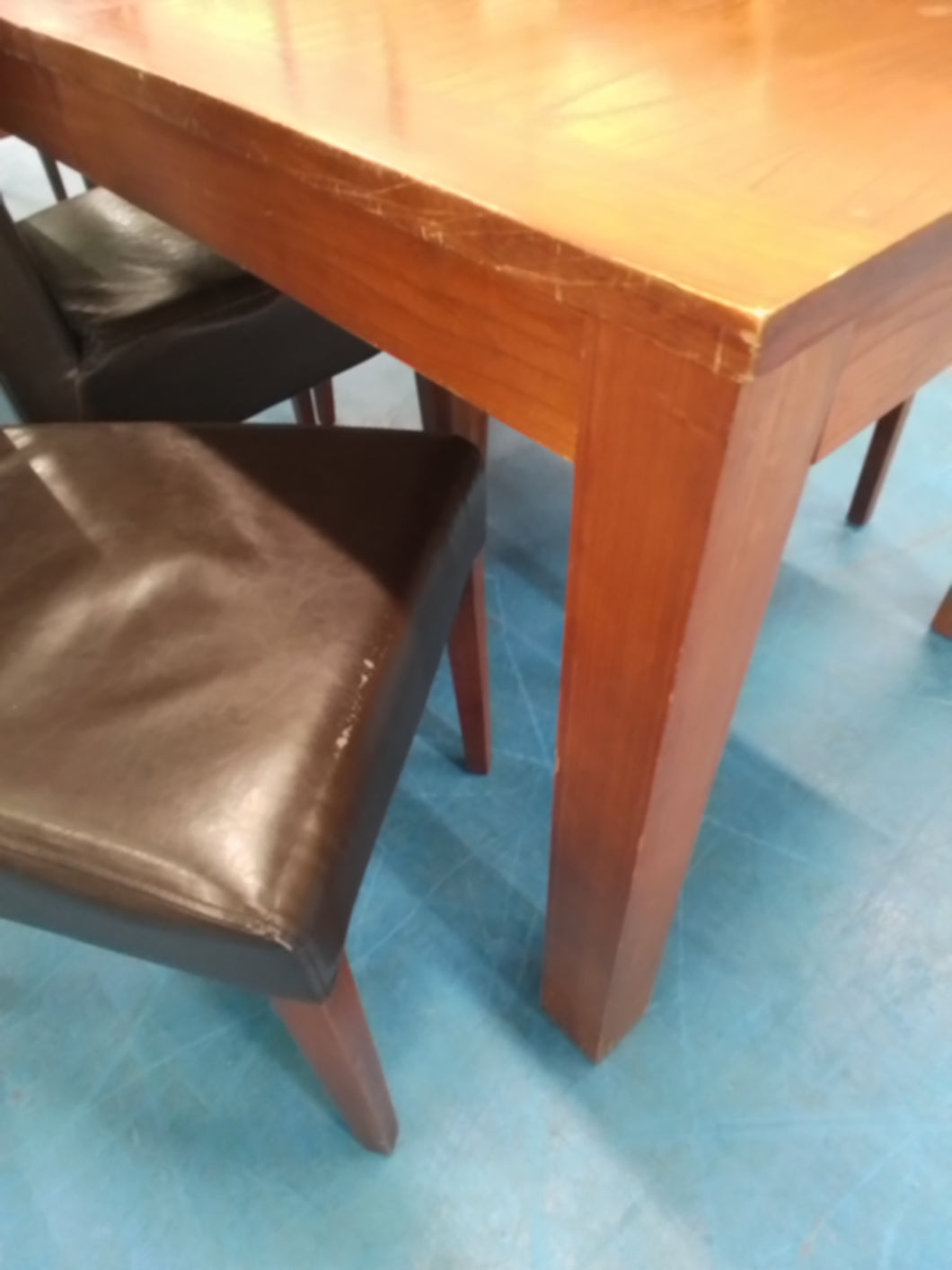 Dining Table & 4 Chairs