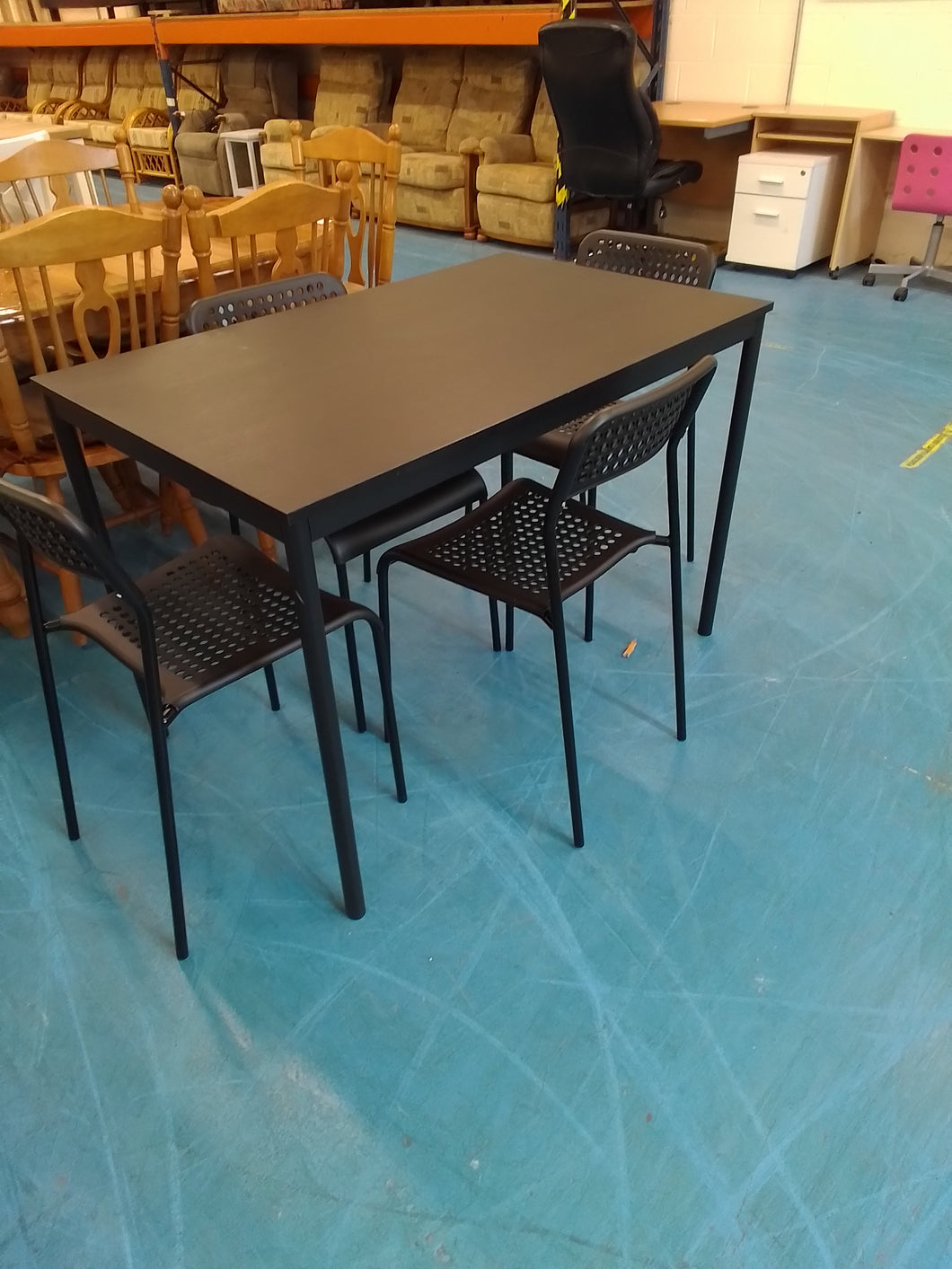 Dining Table & 4 Chairs