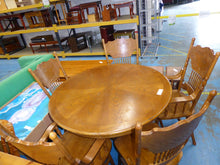 Load image into Gallery viewer, Round Extendable Wooden Table and 5 Chairs
