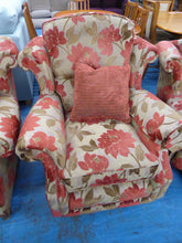 Load image into Gallery viewer, Red Floral Three Piece Suite
