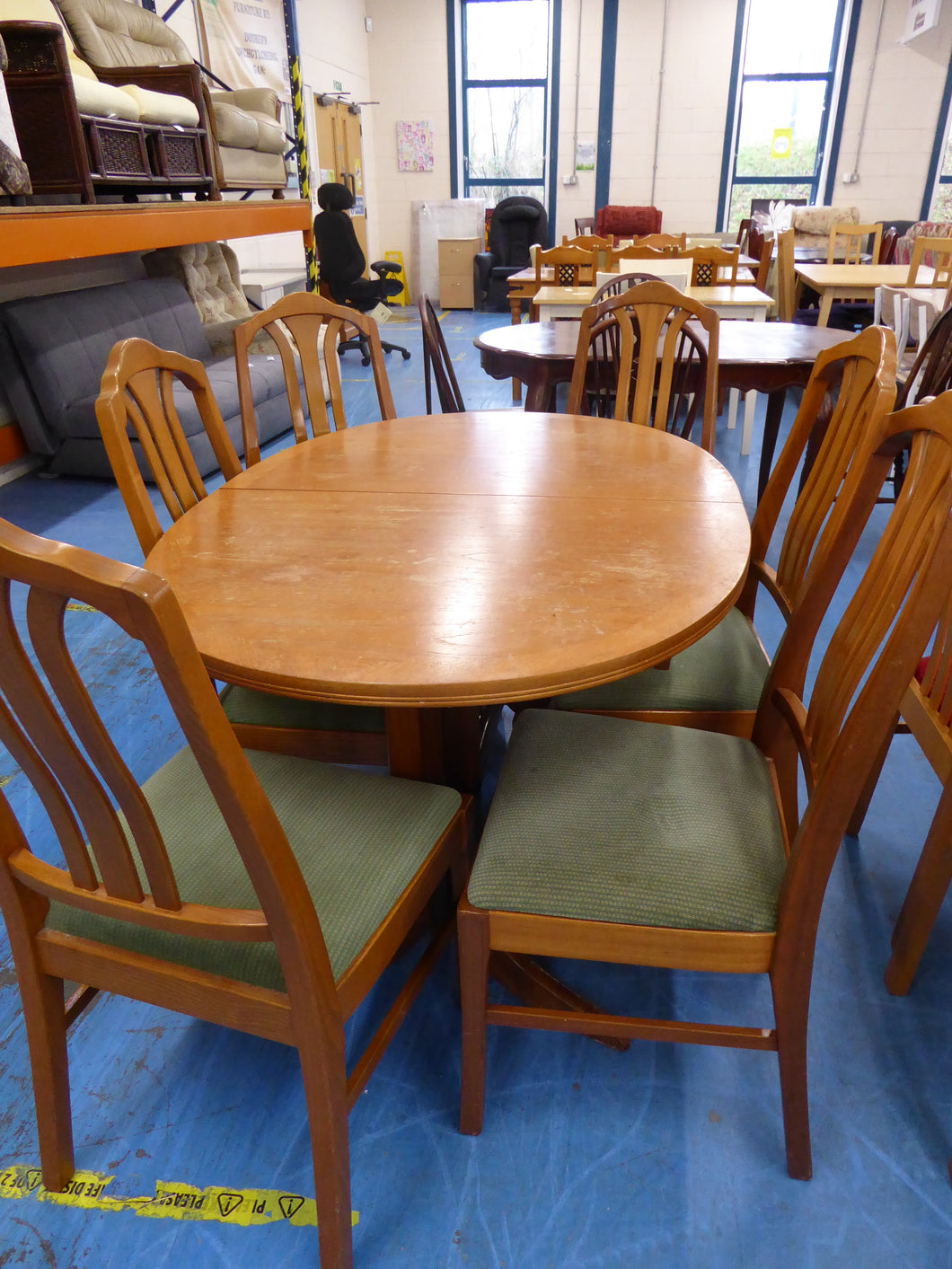 Extending Dining Table & 6 Chairs