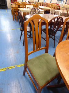 Extending Dining Table & 6 Chairs