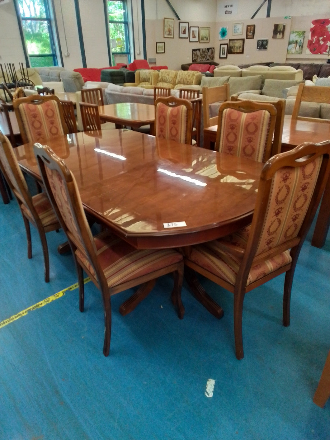 Dining Table & 6 Chairs