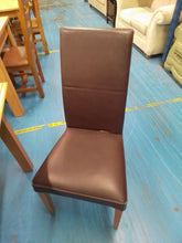 Load image into Gallery viewer, Extending Dining Table and 4 chairs
