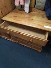 Load image into Gallery viewer, Pine Chest of Drawers
