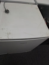 Load image into Gallery viewer, Undercounter freezer

