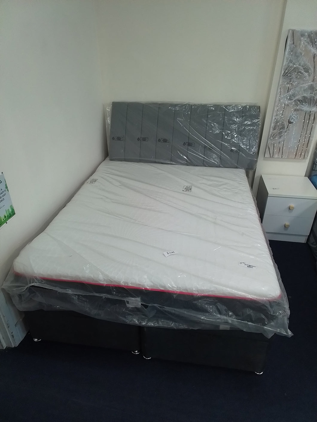 Kingsize Bed (Ottoman)Complete with factory return mattress