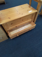 Load image into Gallery viewer, Pine Blanket Box
