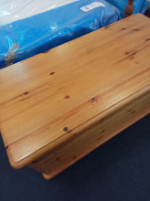 Load image into Gallery viewer, Pine Blanket Box
