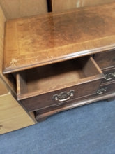 Load image into Gallery viewer, Chest of Drawers

