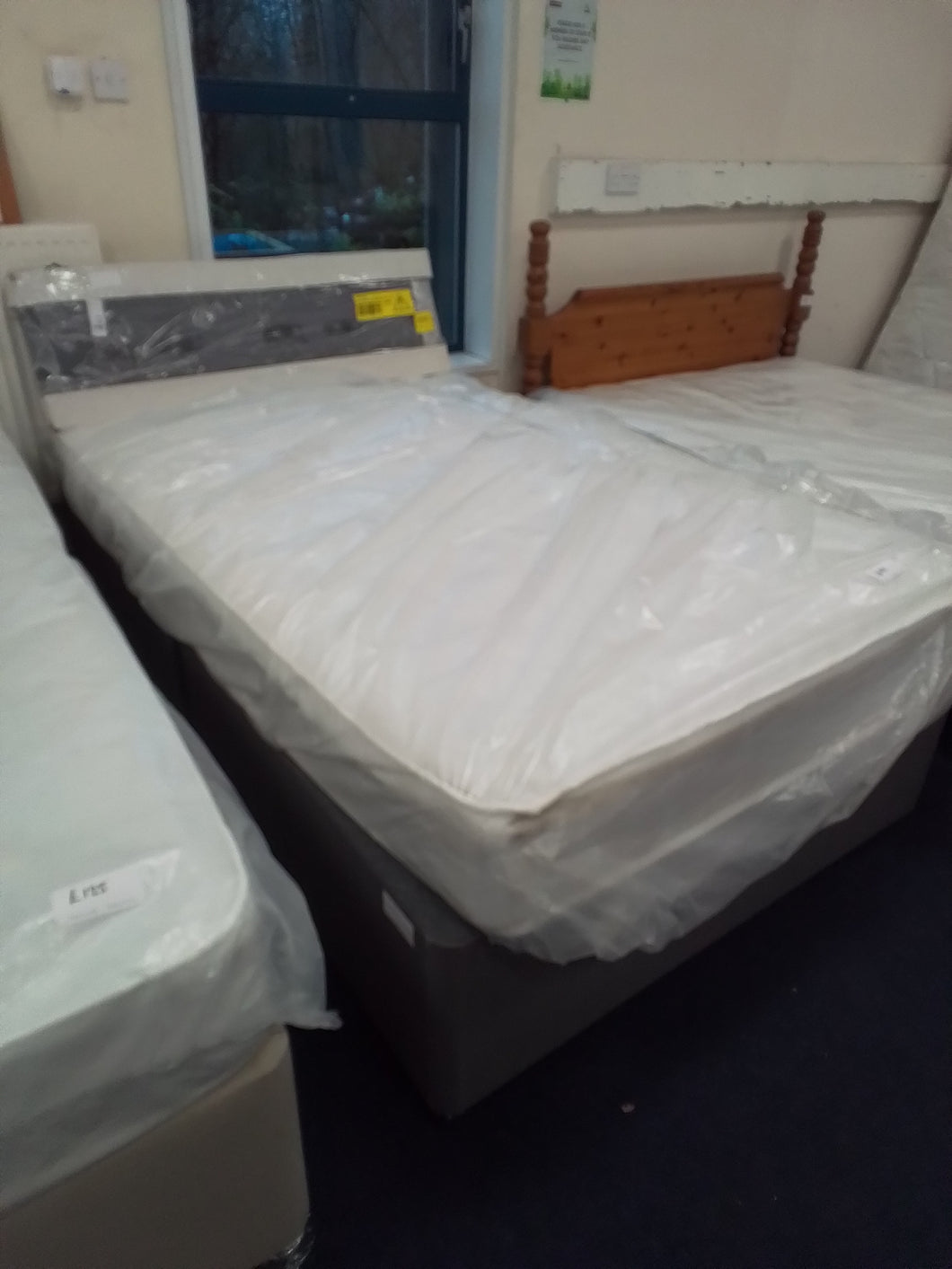 Factory Return 4ft Bed Complete
