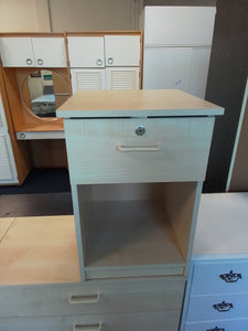 Chest of drawers & bedside unit
