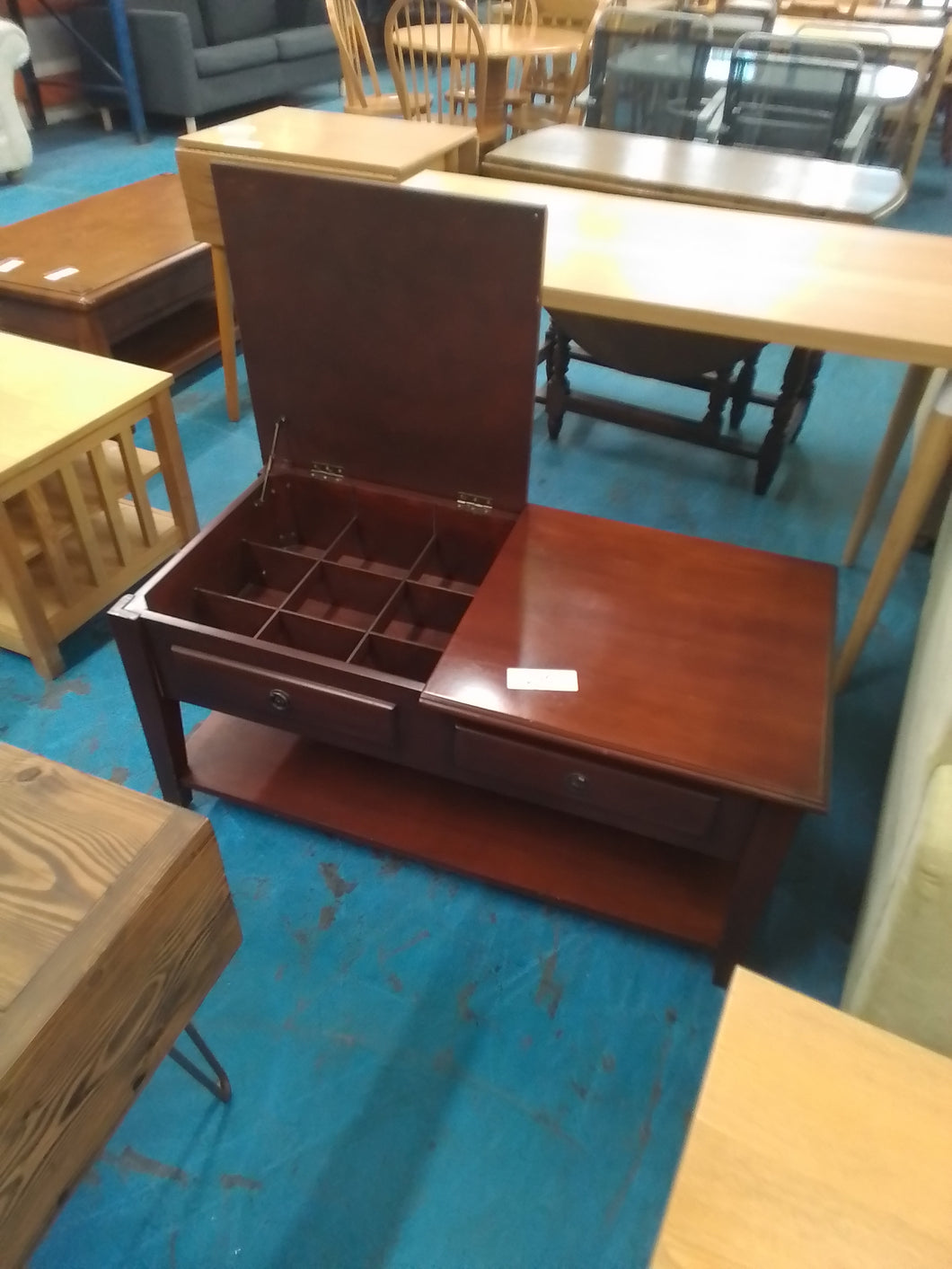 Coffee Table w/Storage