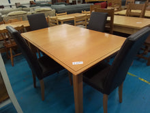 Load image into Gallery viewer, Extending Dining Table and 4 chairs
