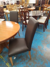Load image into Gallery viewer, Circular Dining Table &amp; 4 Chairs
