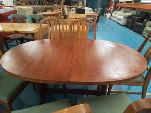 Dining Table & 6 Chairs