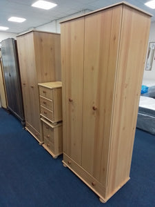 Bedroom set (2 x wardrobes + 2 x bedside units)