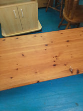 Load image into Gallery viewer, Pine Coffee Table
