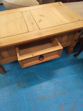 Load image into Gallery viewer, Coffee Table
