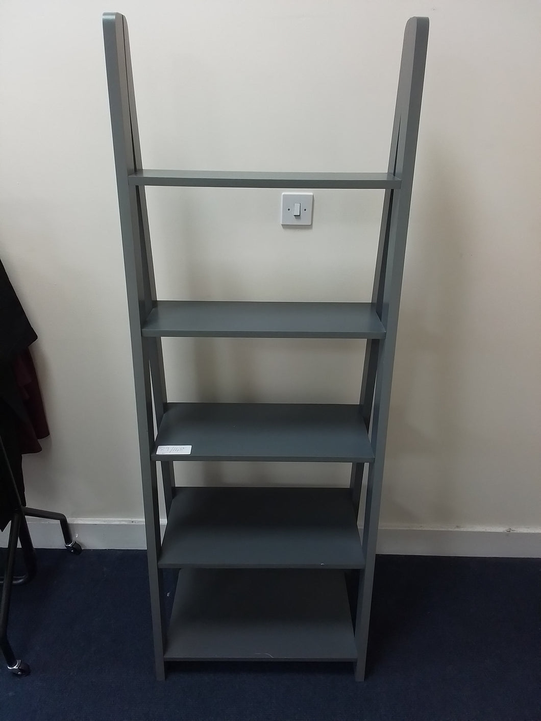 Bookcase shelving unit