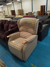 Load image into Gallery viewer, Recliner **no electrics*
