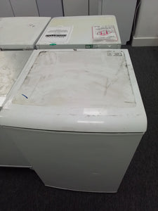 Uncercounter fridge