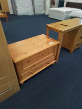 Load image into Gallery viewer, Pine Blanket Box
