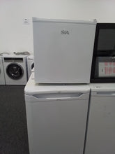 Load image into Gallery viewer, Sia Table Top Fridge
