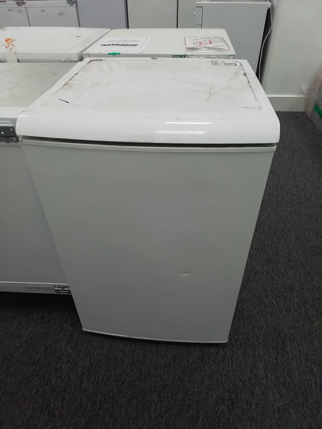 Uncercounter fridge
